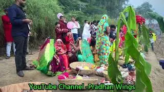 People forced to perform Chhath Puja in dirty drains, Delhi NCR #renukoot #sonebhadra #viral #chh...