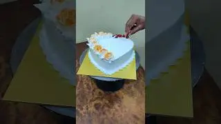 Vanilla simple heart shape Cake #youtubeshorts #shortsfeed #cakedesign #heartcakedesign