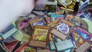 Yugioh Best Maximum Crisis Box Opening!