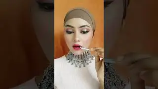 Viral Floss Lipstick Hack #shorts #tiktoktrend #tiktok #lipstickhack #viralmakeup #makeuphack