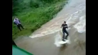 Fluss Surfen