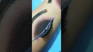 eye makeup look with blue eye liner for girls
