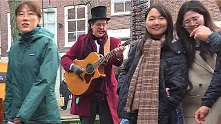 Driving Home For Christmas (Chris Rea)Straatmuzikant ,Street Musician, Busker, Delft,Za. 20 Dec.2025