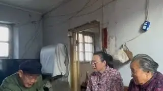 在家没好吃的#本来打算出去找点吃#被老娘训了一顿#其实谁家也不是自己家#乡村二宝团队#正能量 搞笑视频