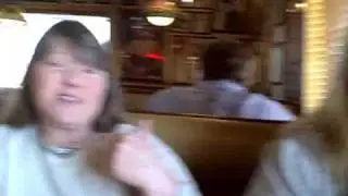 Daliwolf has lunch with Meltrue7 and her mom
