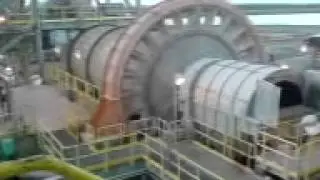 Ballmill throwing balls