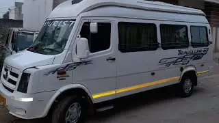 Микроавтобус Tempo Traveller на 12 мест с диваном-кроватью.