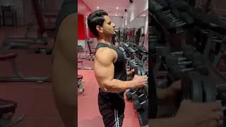 Big guns💪🏻🆙#biceps #gym #motivation #gymmotivation  #training #body #growth #bigarms #strongarms