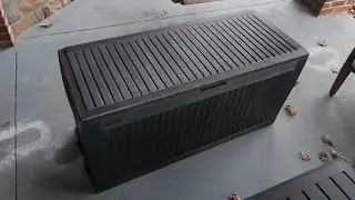 Keter comfy outdoor storage, 71 gallon plastic deck box from Lowes, Assembly. 
