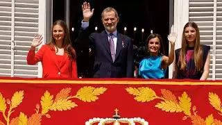 Princess Leonor, King, Queen and Infanta Sofia of Spain return to the balcony
