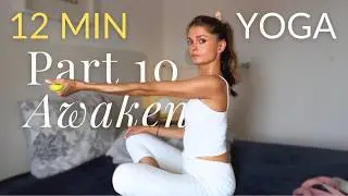 Wake Up Stretch: Yoga Bands in Bed!