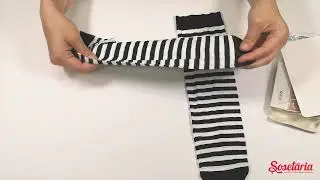 Prezentare sosete lungi cu dungi alb negru Fiore Blinds 40 den