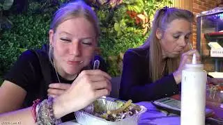 Bijna WEEKEND. Het is nu VRIJDAG. Volgende week naar een CONCERT met Sophie. #kapsalon #feest  #3858