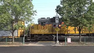 UP 1433 LRR93 Lodi Local, Zinfandel Station West Pedestrian Railroad Crossing, Rancho Cordova CA