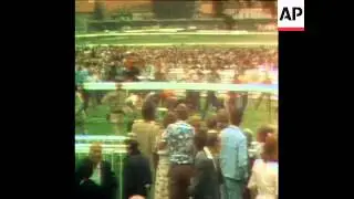 SYND 15 6 75 STABLE LADS CLASH WITH POLICE AT CHANTILLY
