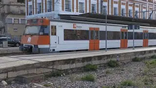 Represa del servei ferroviari amb retards i baixa afluència de viatgers