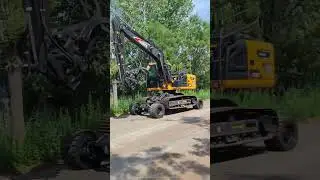 Dekho ab jcb company ne track chain ki jagah pahiye bhi lgana suru kar diye hai | shorts #reels