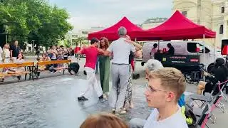 En Vienna decidieron ser felices con el tango!! 
