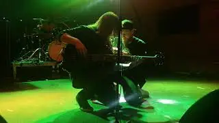 Rivers of nihil - Where roadies repair my bass on stage