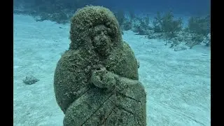 Cayman Brac - Atlantis -  TURTLE!! - Local Artist sculptures made by Foots!