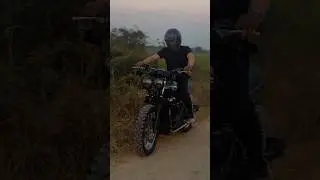 Шлем Triumph Thruxton x полностью карбоновый 🔥 #domsolocustom #motorcustomcambodia #triumphthruxton