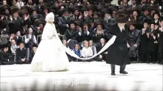 Mitzvah Tantz In Skver - Sivan 5777