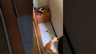 Magic broom habitually uses floor scraper with towel to clean easily and not tired #viralvideo