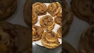 Cinnamon roll chocolate chip cookies