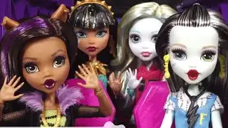 Monster High&trade;💜🎵Carpool Karaoke with Monster High Ghouls 💜🎵Car Ghoul Karaoke | Monster High Songs