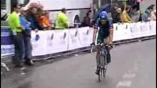 Team Discovery Channel crashes near finish line
