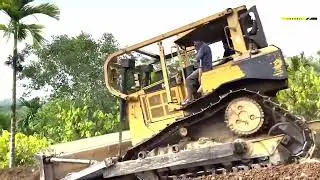 Caterpillar D6R XL Bulldozer Operator, Very Good Work Expanding Plantation Road