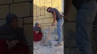 معانات ام خضر مع العائله