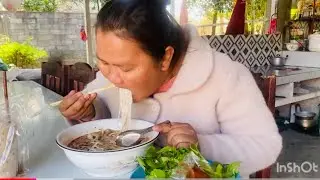กินข้าวปุ้นพูดเรื่องนางทองถูกรถชนรามปาม￼
