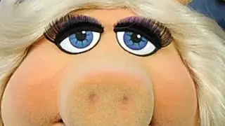 Recreating Miss Piggy’s Iconic Glam Look 💄✨ 