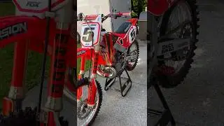 COMPLETE REBUILD OF A 25 YEAR OLD 1999 CR 250 DIRT BIKE, IT IS a Awesome racing machine now!!