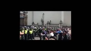 🏴󠁧󠁢󠁥󠁮󠁧󠁿 England Hooligans fighting Italians at Wembley, police everywhere, (11/07/2021)