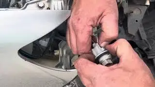 Replacing a 2006-2008 Subaru Forester Headlight Assembly