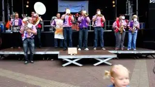 Dweilorkest slut norgus op met In to Folk 2011 in Zevenaar
