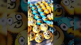 Bluey Blossom Cake #bluey #cartooncake #cupcake #cake #apam #food #dessert #kidsparty #chocolate