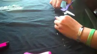 T-shirt Reconstruction Tutorial #1 - No-Sew Altering