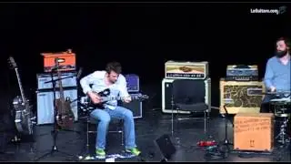 Iron Guitar par Brice Delage et Franck Amand &agrave; Guitares au Beffroi 2015