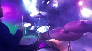 Chica de humo *cover* con grupo versátil Playazul (drum cam, bass cam, key cam)