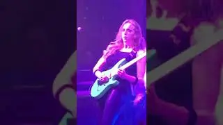 Femme fatale &ldquo;fortune and fame&rdquo; Hard Rock Hell 2018 Athena Lee,Courtney Cox & Nikki Stringfield