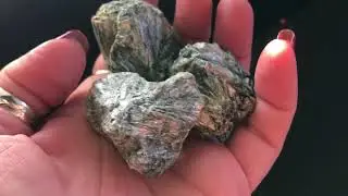 Natural Seraphinite to Remove Energetic Attachments