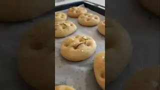 Focaccine con farina di semola