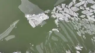 The Ohio River Frozen