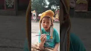pensil nyangkut di gigi
