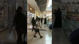 London shopping centres on a weekday