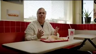 Richard Roeper critically reviews his lunch
