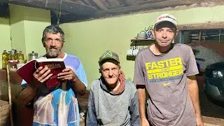 DECO GANHOU UMA BÍBLIA DE PRESENTE - O QUE ACONTECEU DEPOIS EMOCIONOU A TODOS! 